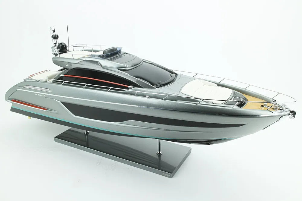 Image Zoom Riva Ribelle 66′ (Grey Shark)