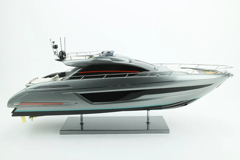 Image Zoom Riva Ribelle 66′ (Grey Shark)