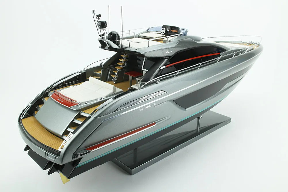 Image Zoom Riva Ribelle 66′ (Grey Shark)