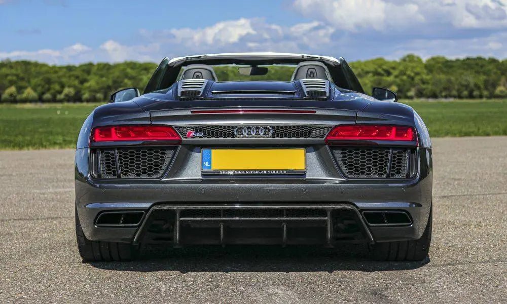 AUDI R8 SPYDER V10 - Wonders of Luxury