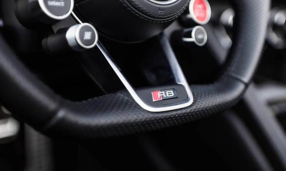 AUDI R8 SPYDER V10 - Wonders of Luxury