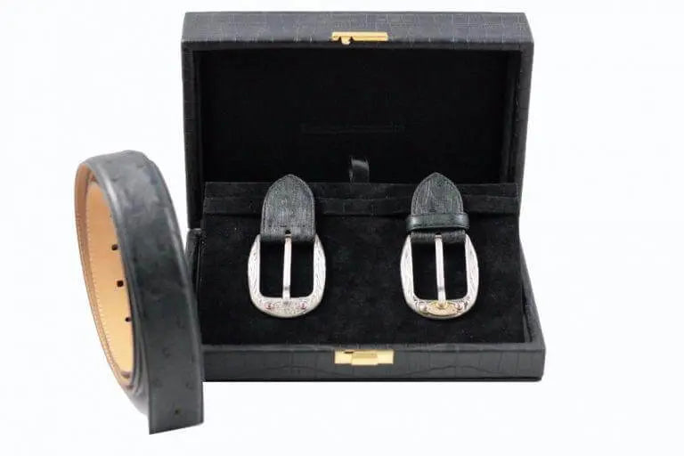 Belt of black ostrich leather with brown Diamonds an two rubins
