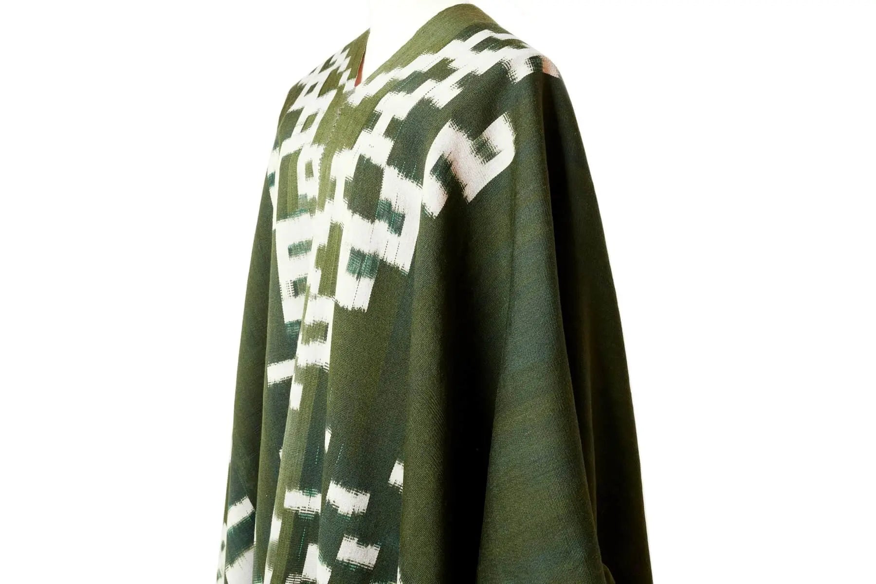 horizontal hand loom striped green Alpaca Poncho