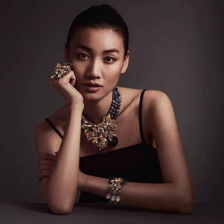 Luxury design Swarovski Crystals Ring with metal Ornaments