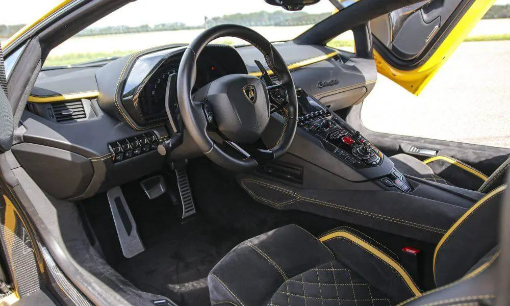 LAMBORGHINI AVENTADOR S