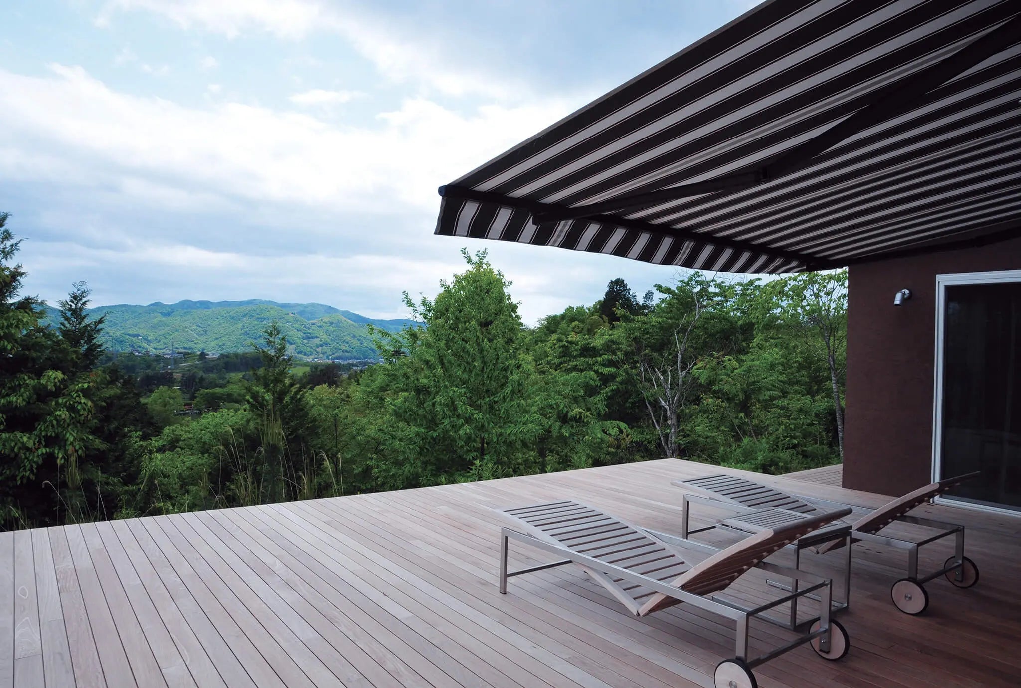 Magnet wood for decks, walls, and ceilings by Exterpark