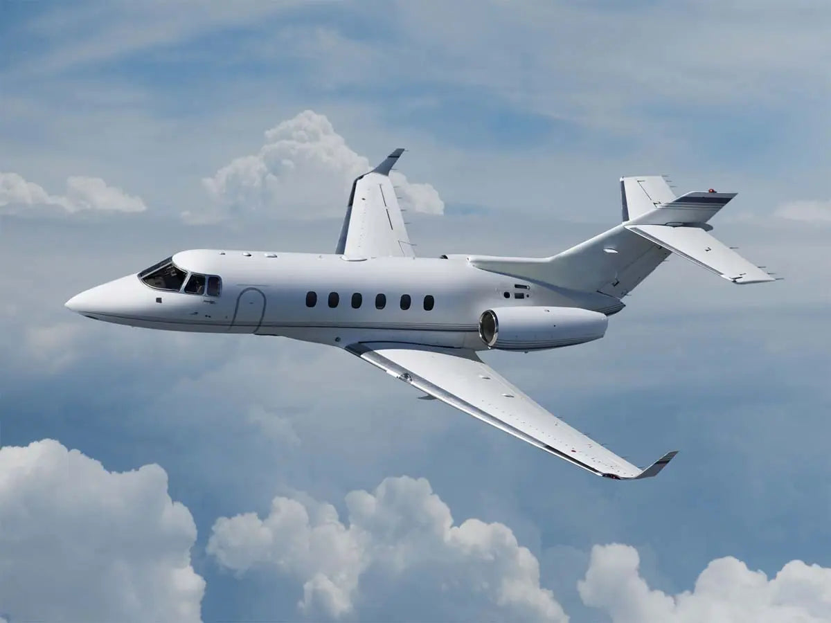 Midsize Private Jet HAWKER-800 XP Jet Maximum flight time