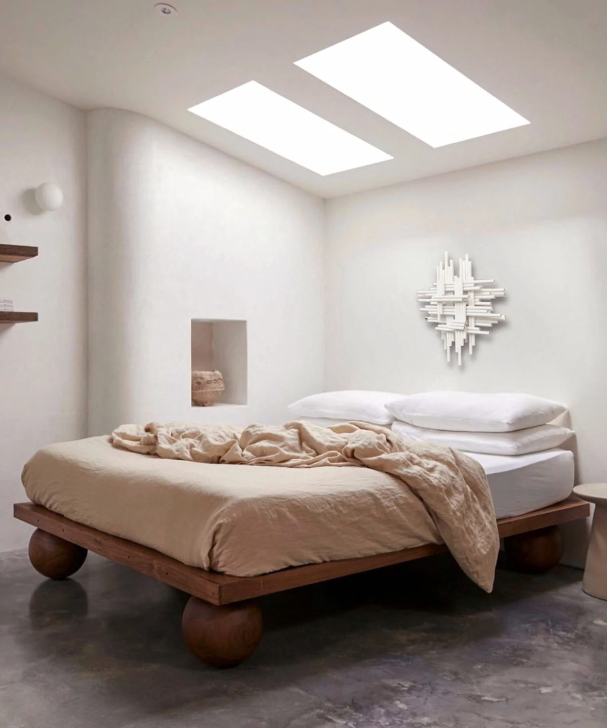 White Gogotte Edition / Small Wonders of Luxury