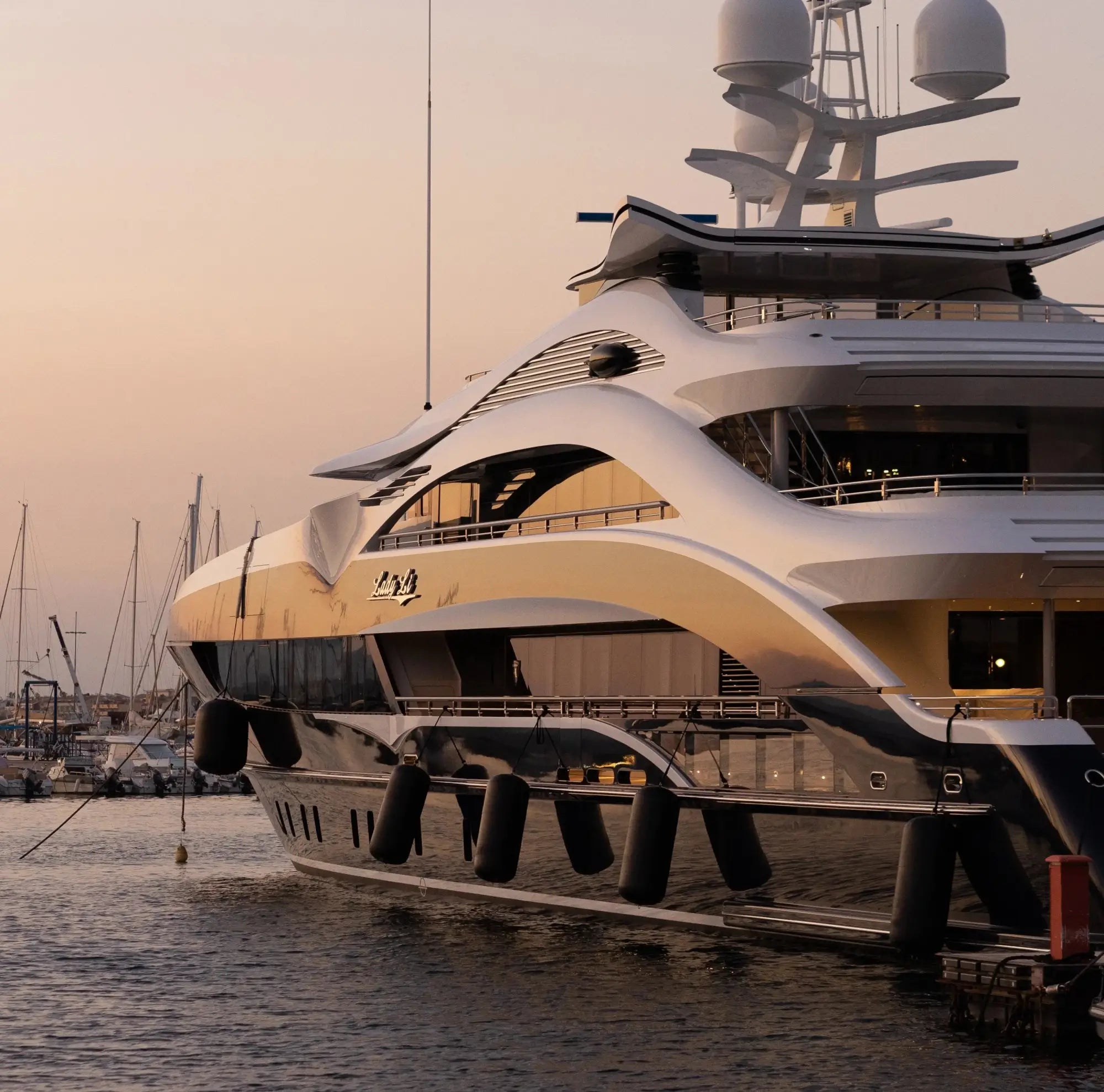 Old money sails, new money accelerates - Wonders of Luxury