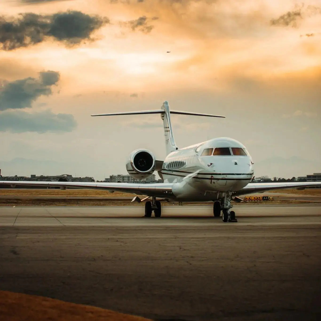 Your plane at private disposal - Wonders of Luxury