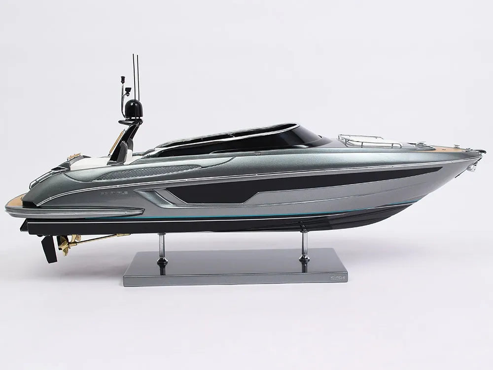 Riva Rivale 56′ (Grey Shark)