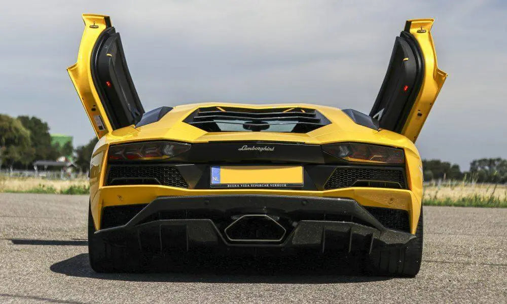 LAMBORGHINI AVENTADOR S