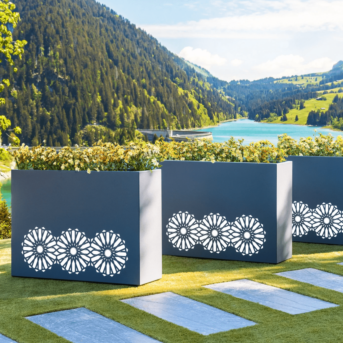 Light Planters Arabia
