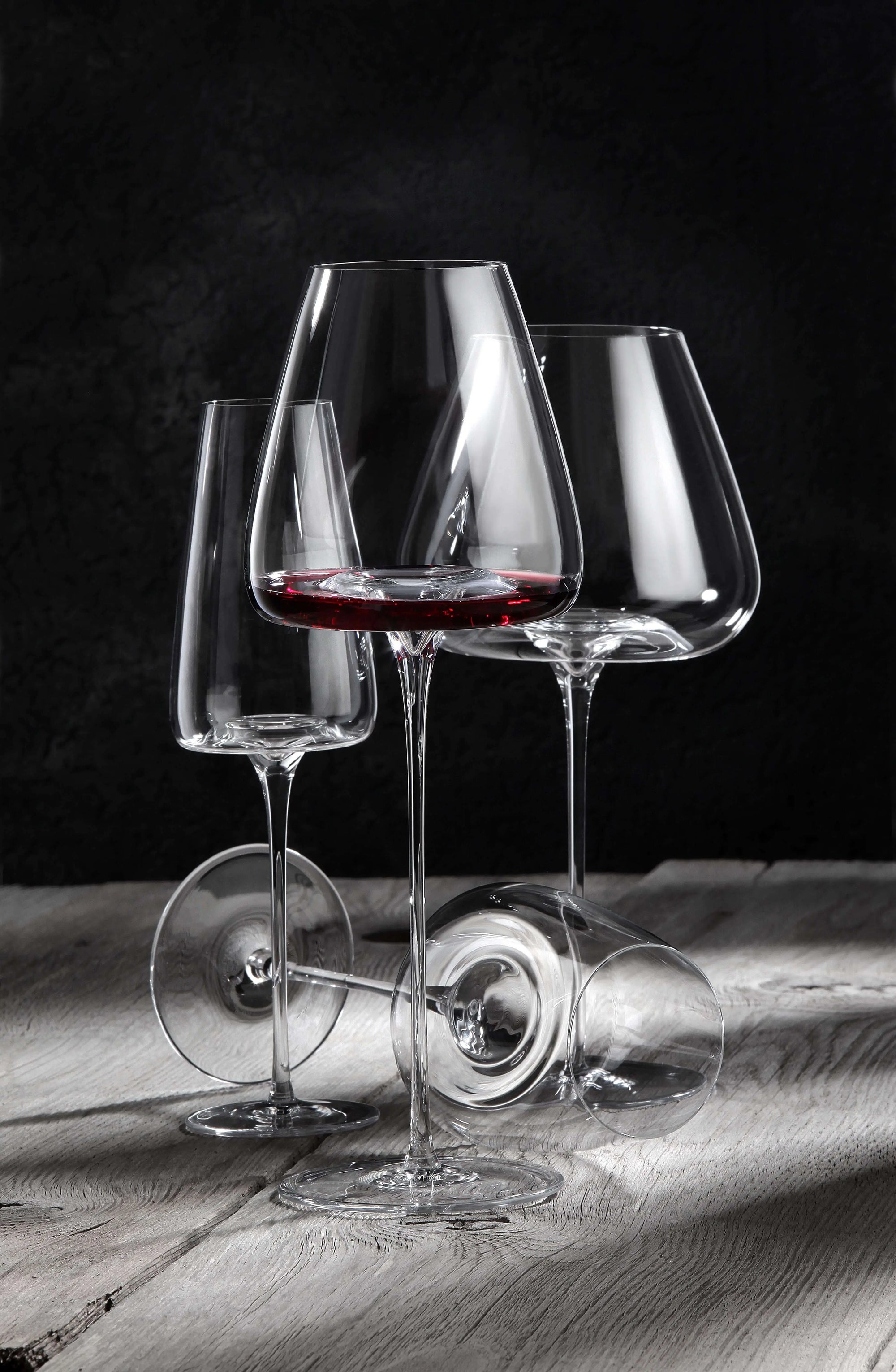 An extreme fresh character wine glass